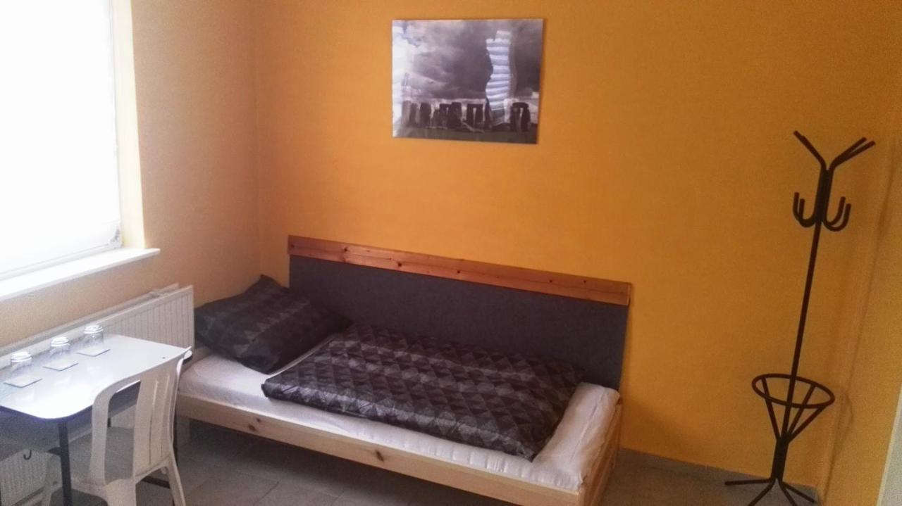Collingo Belvarosi Szallas Apartment Kazincbarcika Exterior foto
