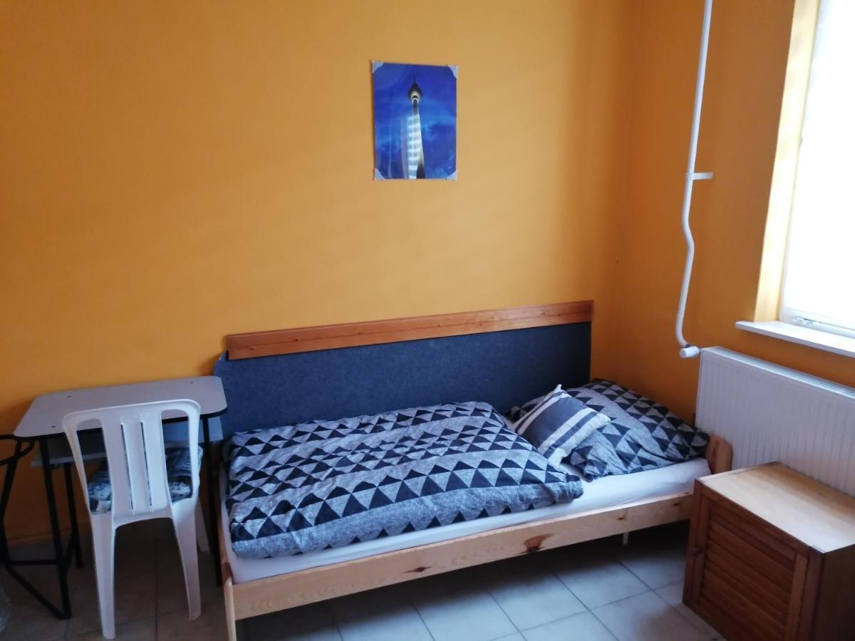 Collingo Belvarosi Szallas Apartment Kazincbarcika Exterior foto